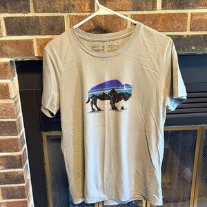 NWOT Patagonia Buffalo Graphic Tee